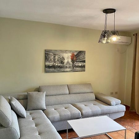Citycentreflat Tirana Buitenkant foto