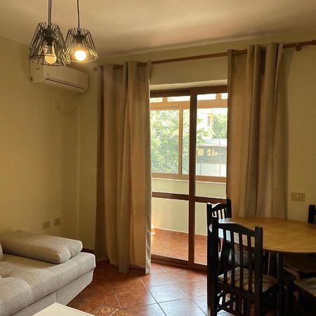 Citycentreflat Tirana Buitenkant foto