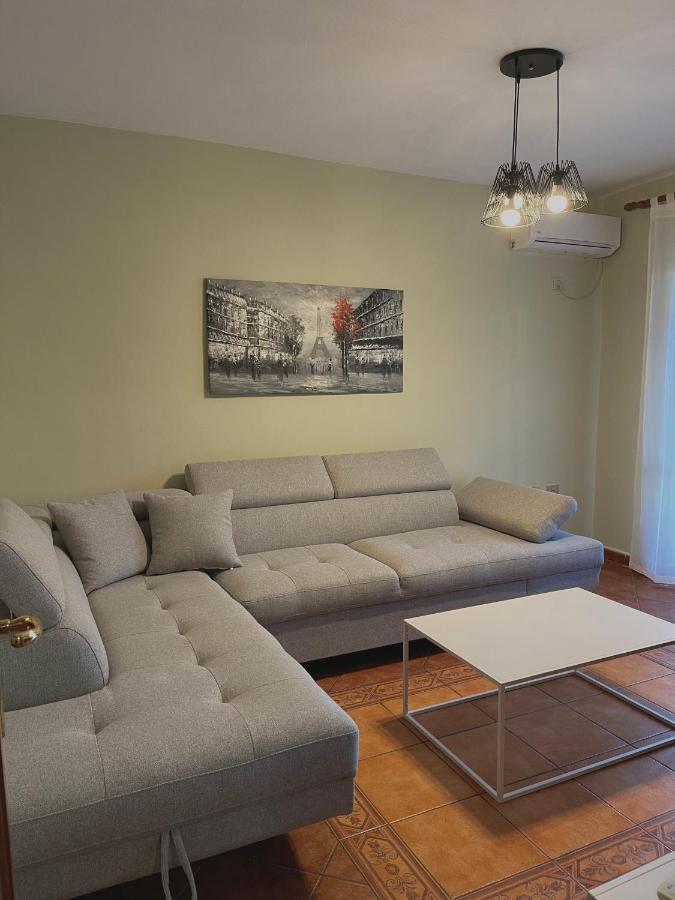 Citycentreflat Tirana Buitenkant foto